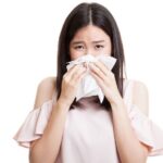 Có nên bấm huyệt chữa cảm lạnh?