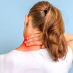 Thoái hóa đốt sống cổ và nguy cơ tiềm ẩn bên trong