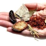 Có nên dùng đông y chữa mụn trứng cá?